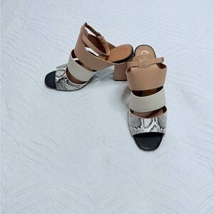 Calvin Klein Caran Women’s Tan, Black & White Block Heel Sandal. Size 10